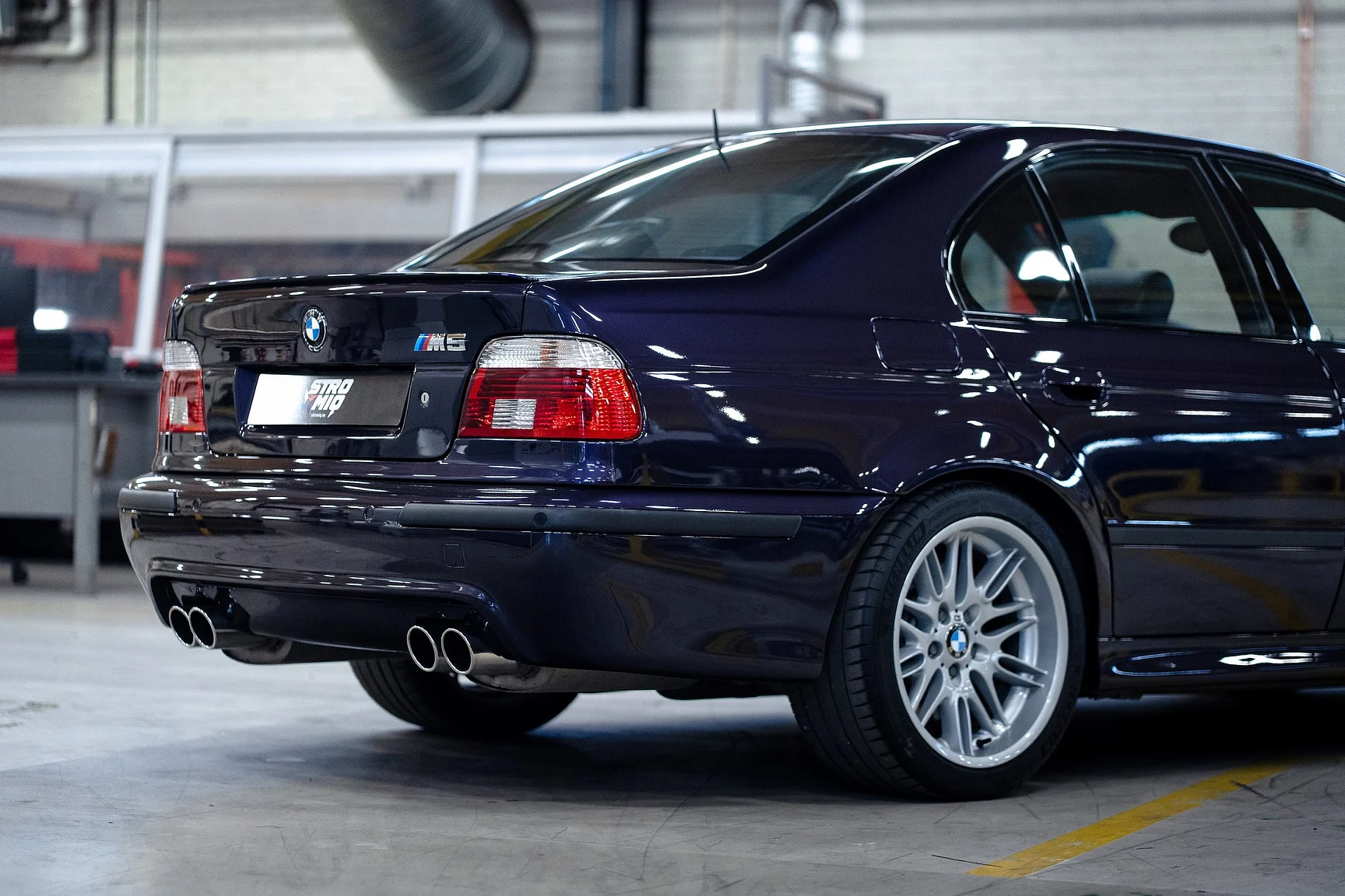 Exterior image of 2002 BMW M5 E39 (109)