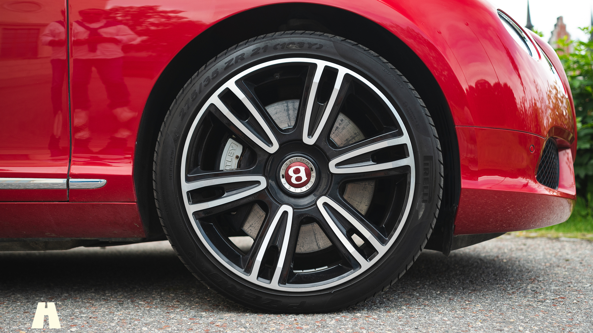 Exterior image of 2013 Bentley Continental GT V8 (44)