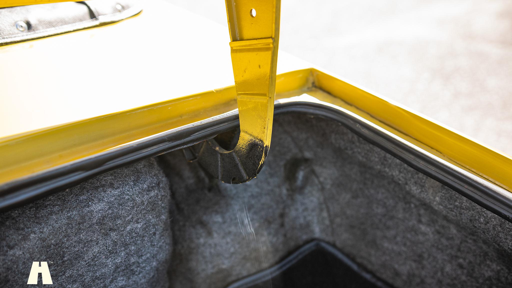 Innenraumfoto von 1974 Triumph TR6 (50)