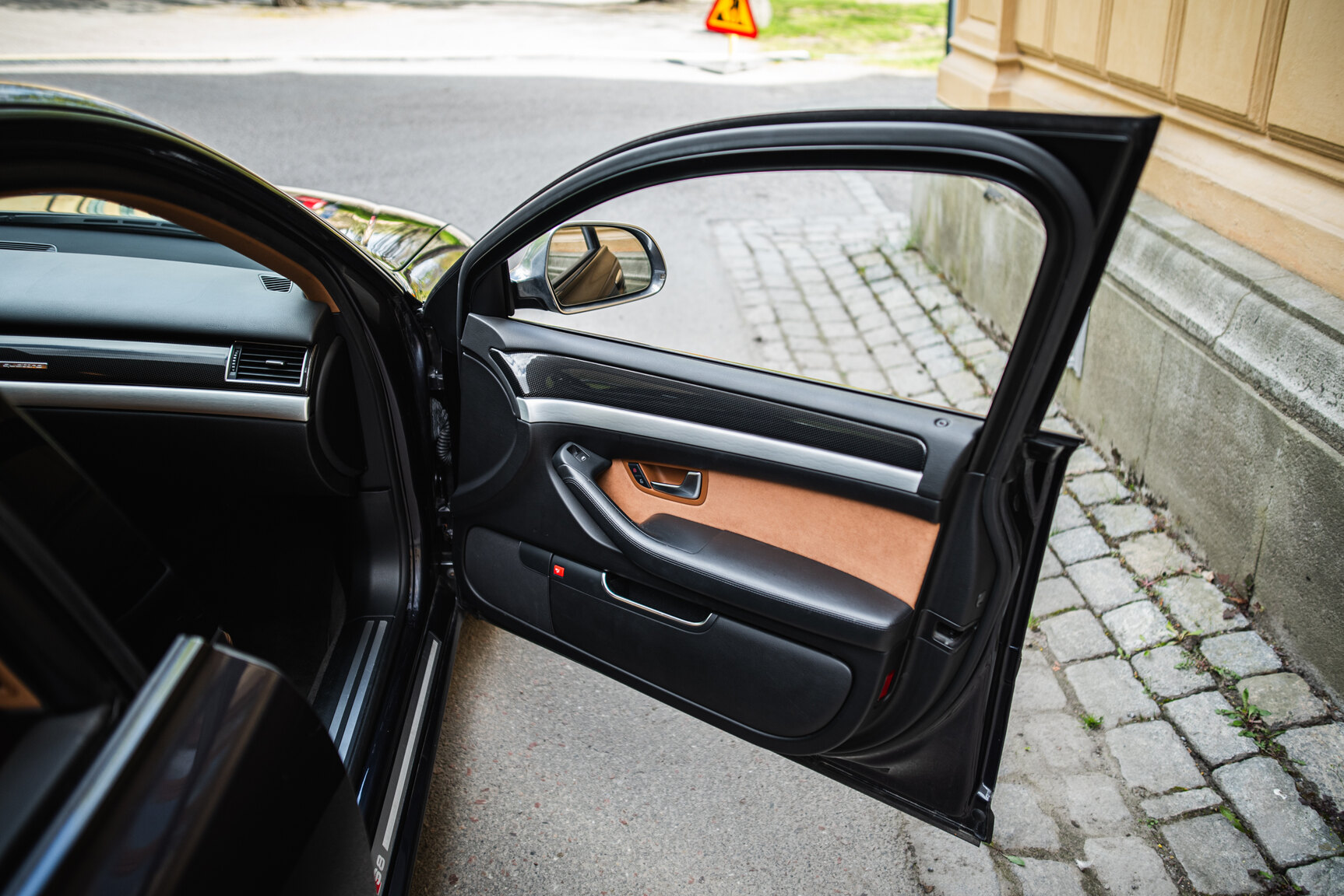Interior image of 2009 Audi S8 5.2 V10 FSI Quattro