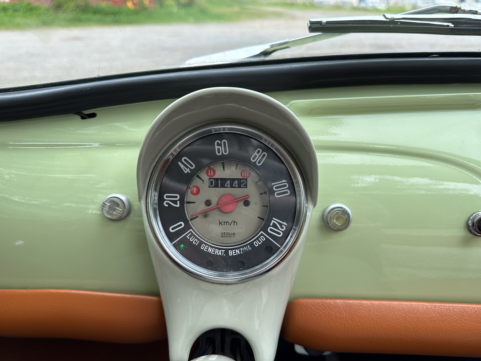 Exterior image of 1970 Fiat 500 Lusso