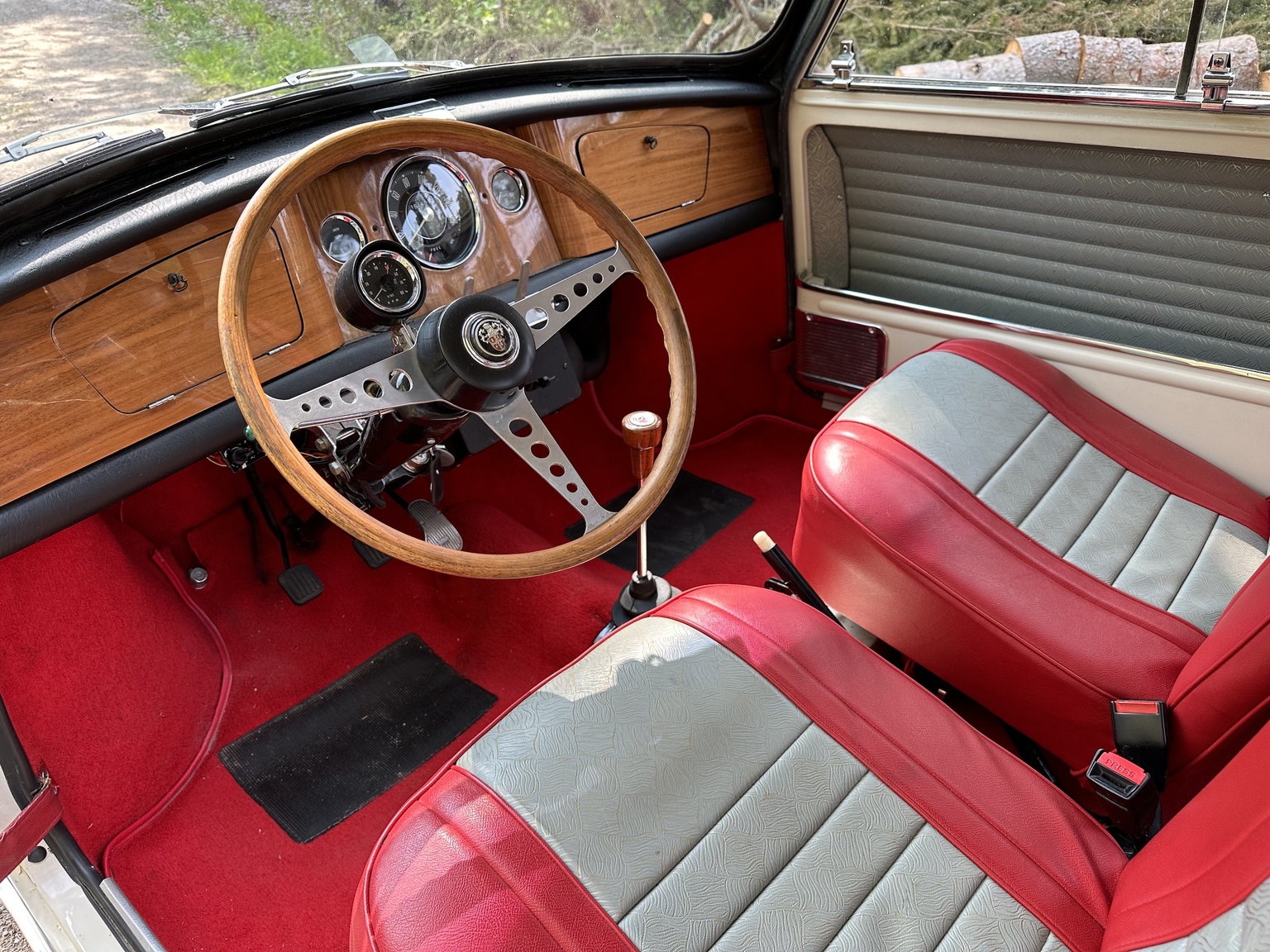 Innenraumfoto von 1966 BMC Cooper (1)