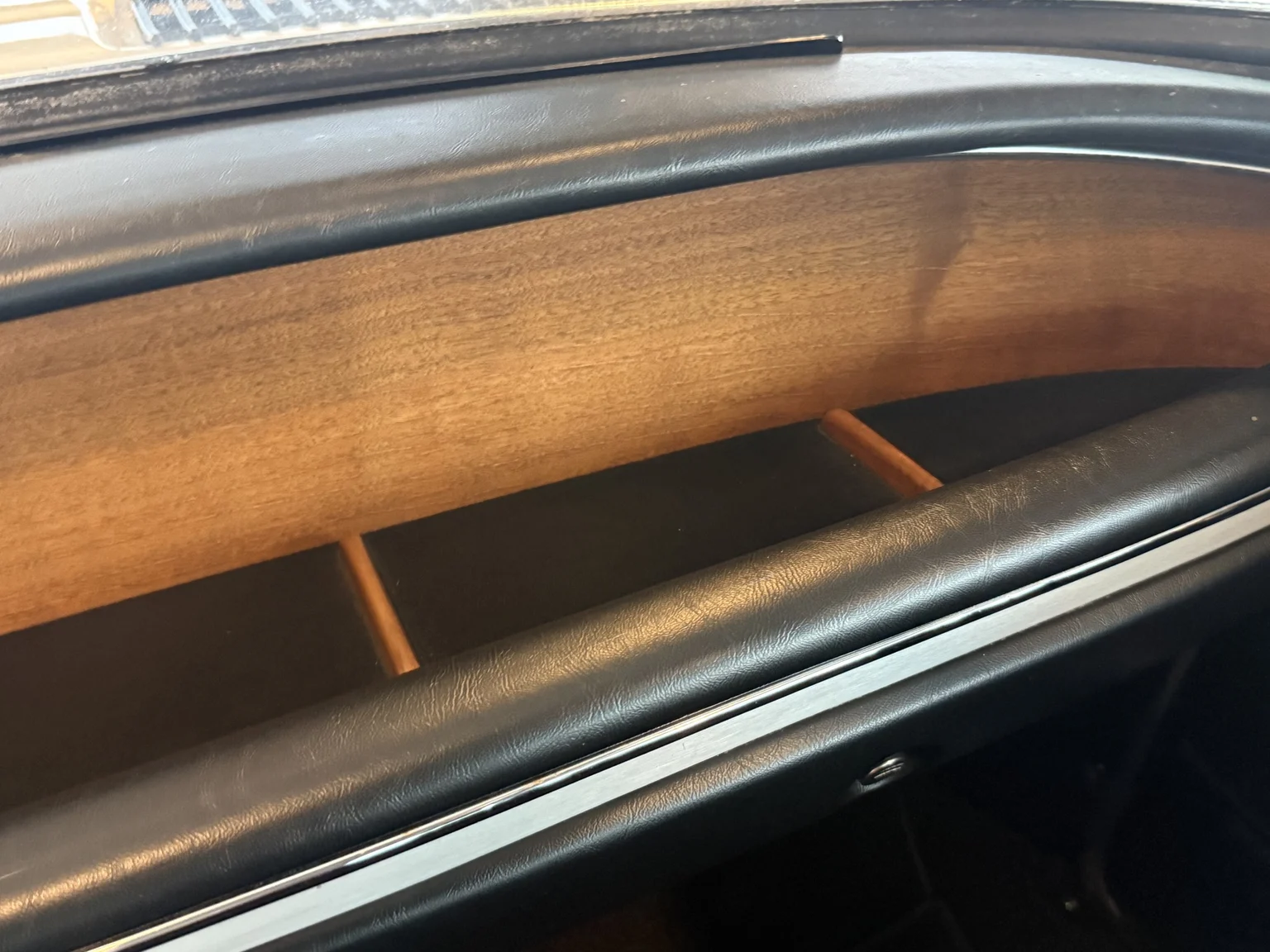 Innenraumfoto von 1972 BMW E9 3.0 CSI (17)