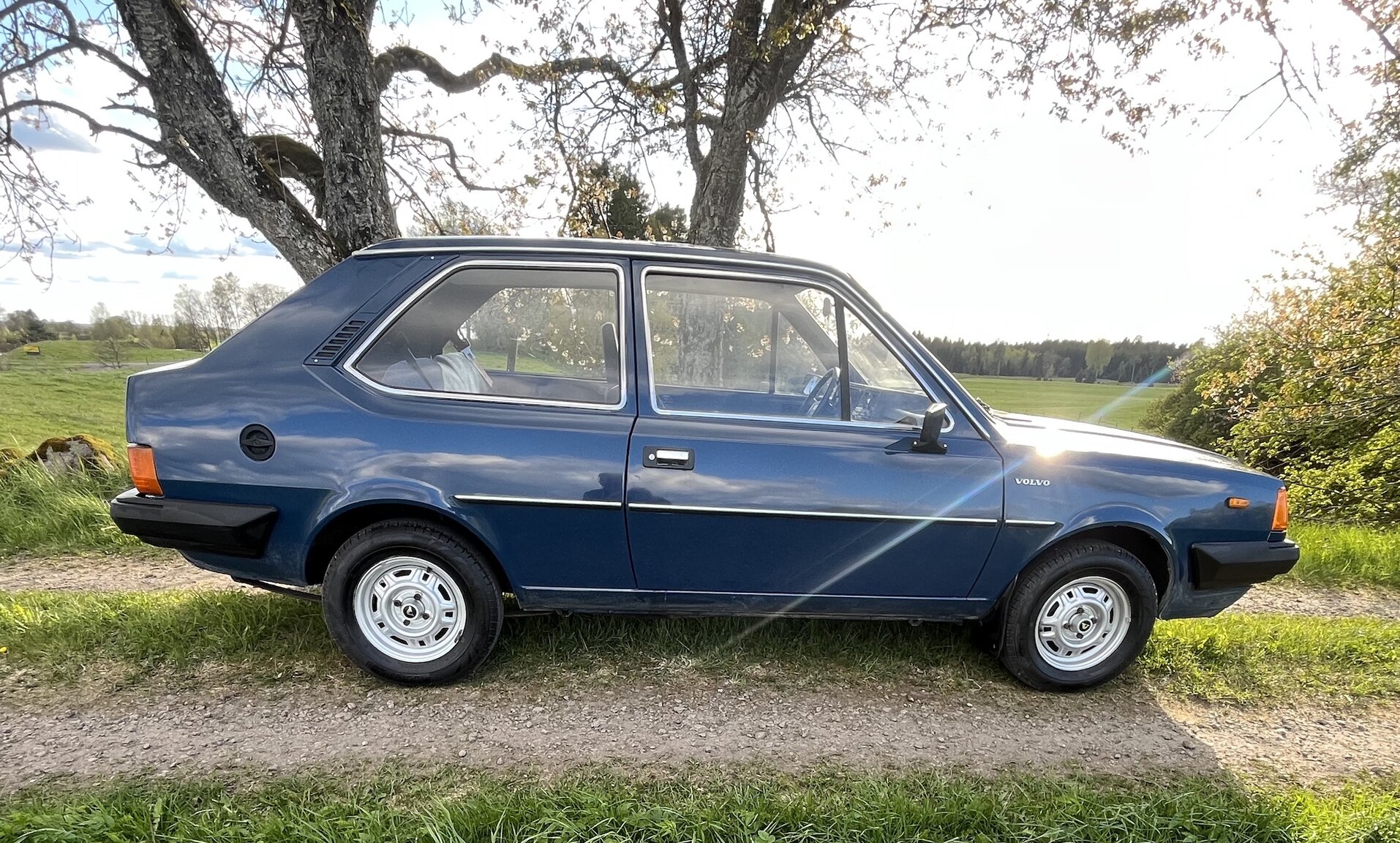 Exterior image of 1983 Volvo 340 (16)