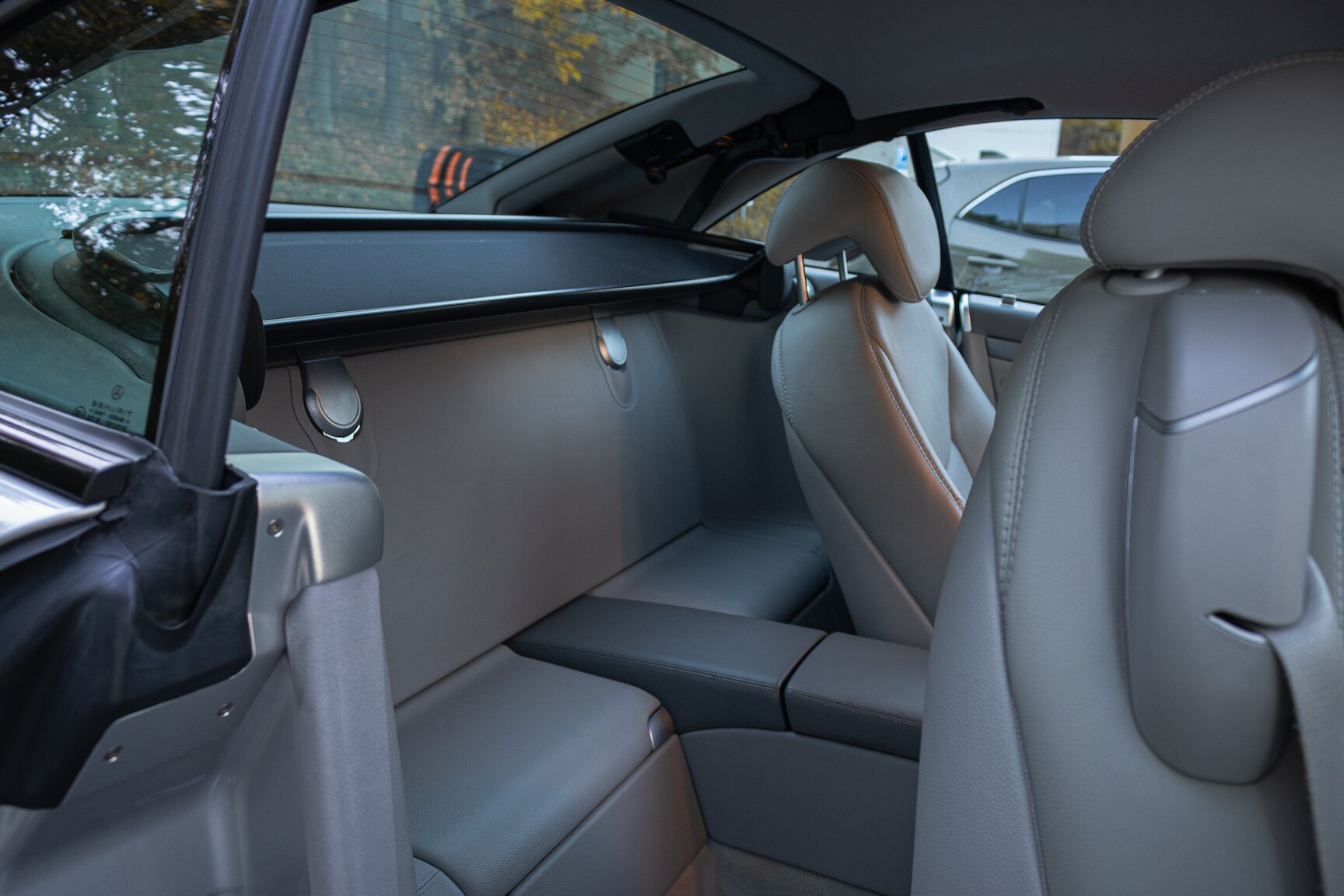 Interior image of 2002 Mercedes-Benz SL 500