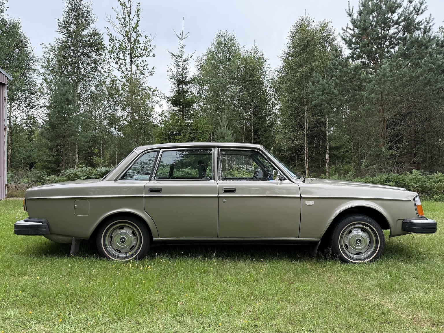 Exterior image of 1976 Volvo 264 V6 GL Automatisk