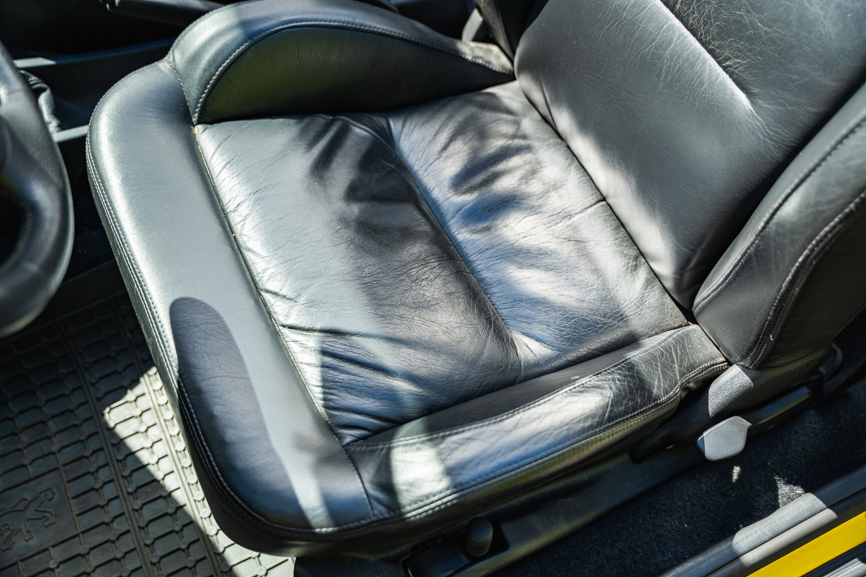 Interior image of 1997 Peugeot 306 Cabriolet