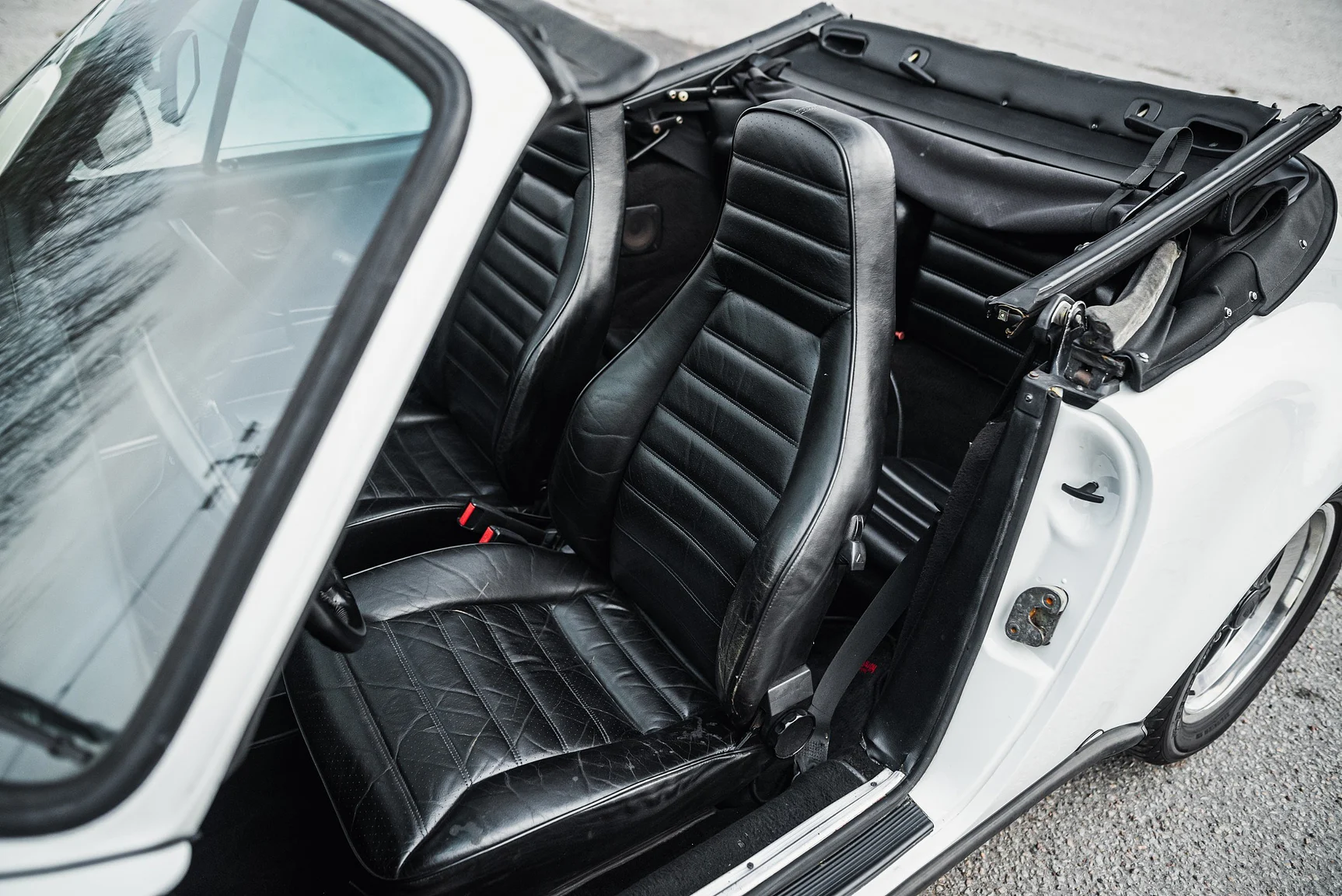 Innenraumfoto von 1983 Porsche 911 SC (3)