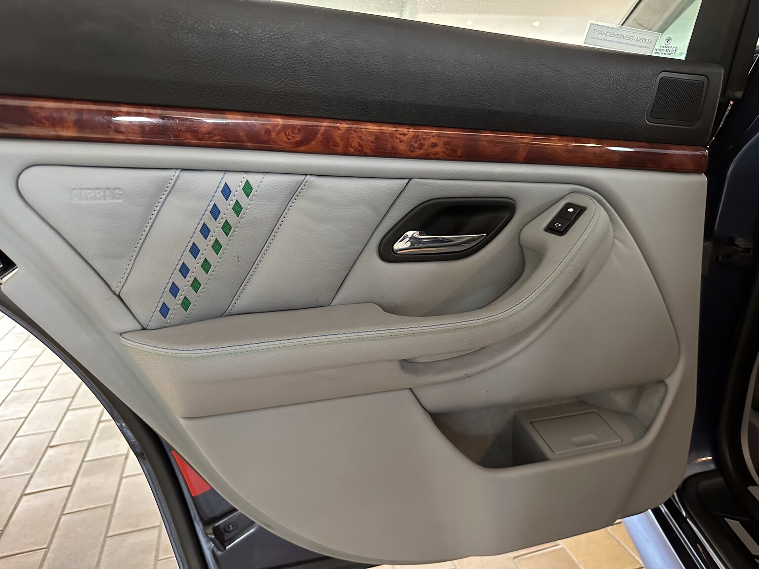 Innenraumfoto von 2002 ALPINA B10 V8S