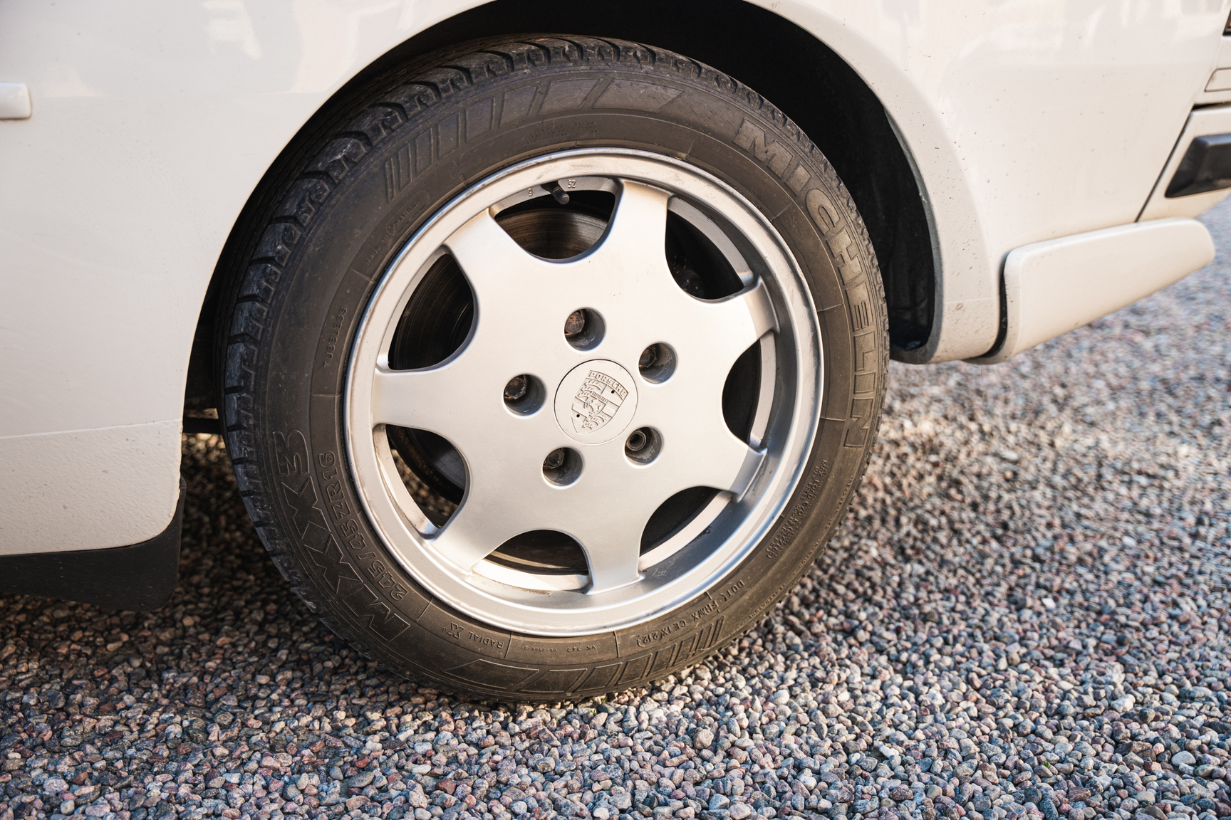 Exteriörbild på 1991 Porsche 944 Turbo Cabriolet
