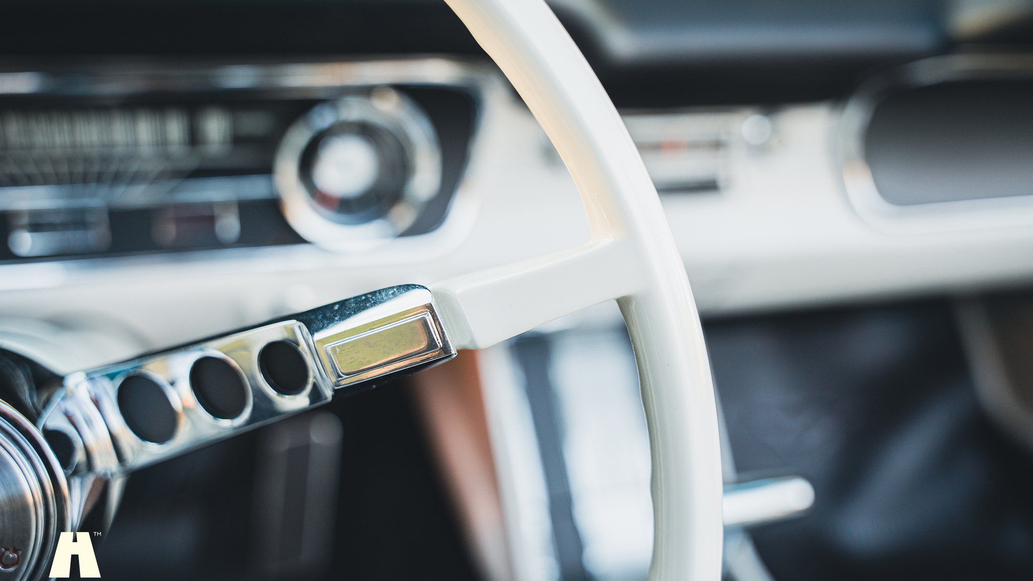 Interior image of 1965 Ford Mustang Cabriolet (32)