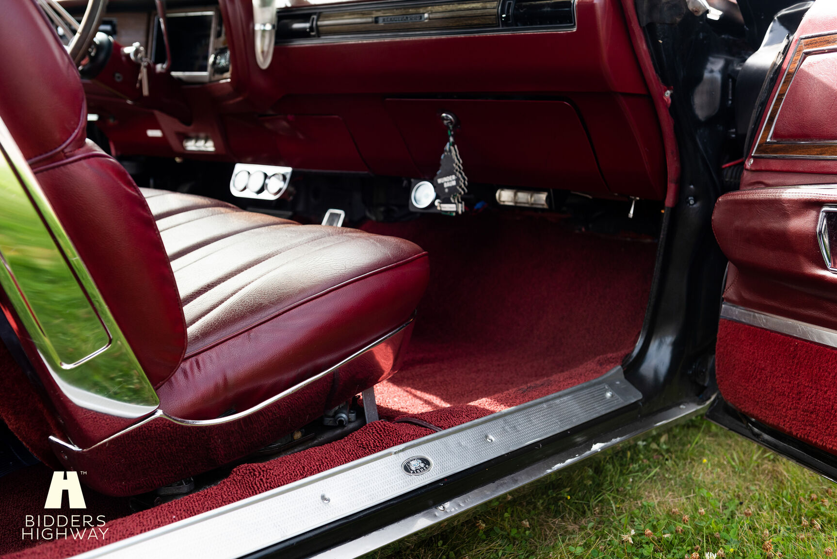 Innenraumfoto von 1973 Buick Electra Custom 2D HT Coupe