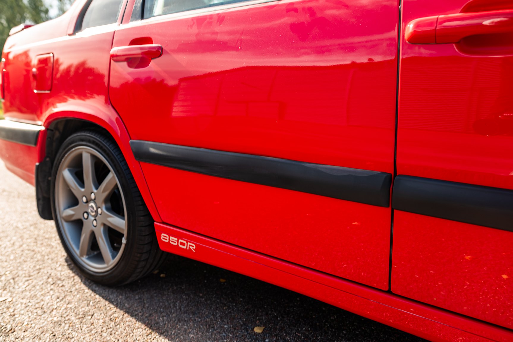 Exterior image of 1996 Volvo 850 R