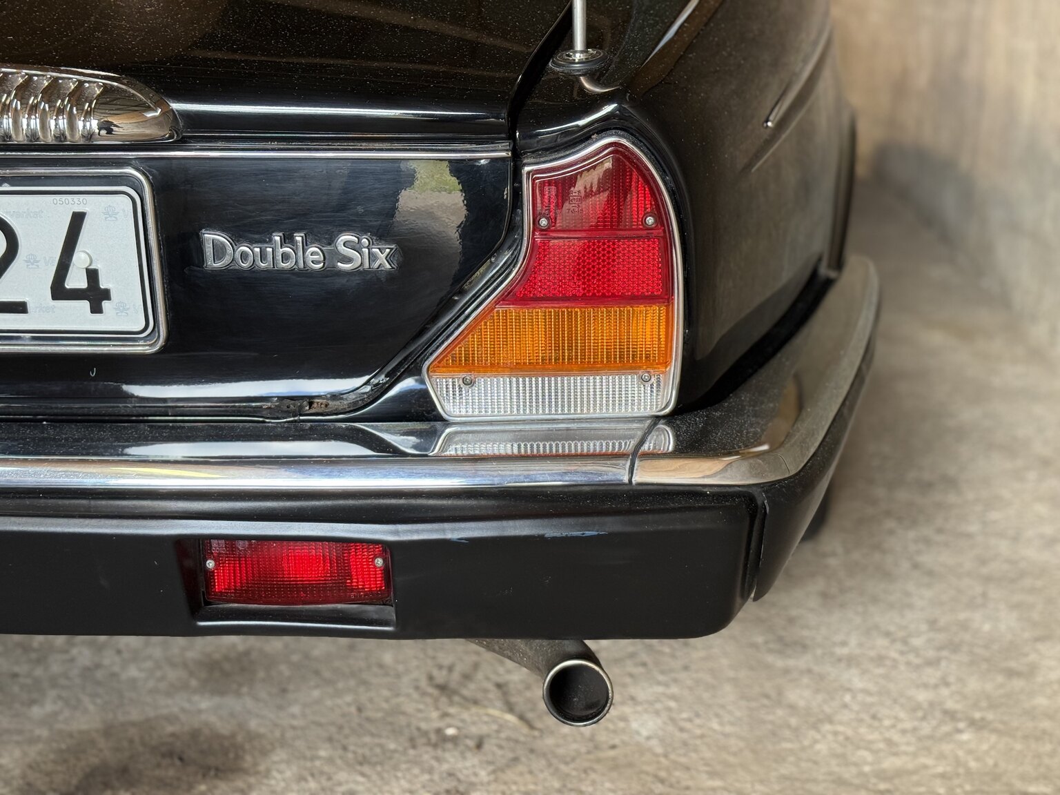 Exterior image of 1990 Jaguar Daimler Double six