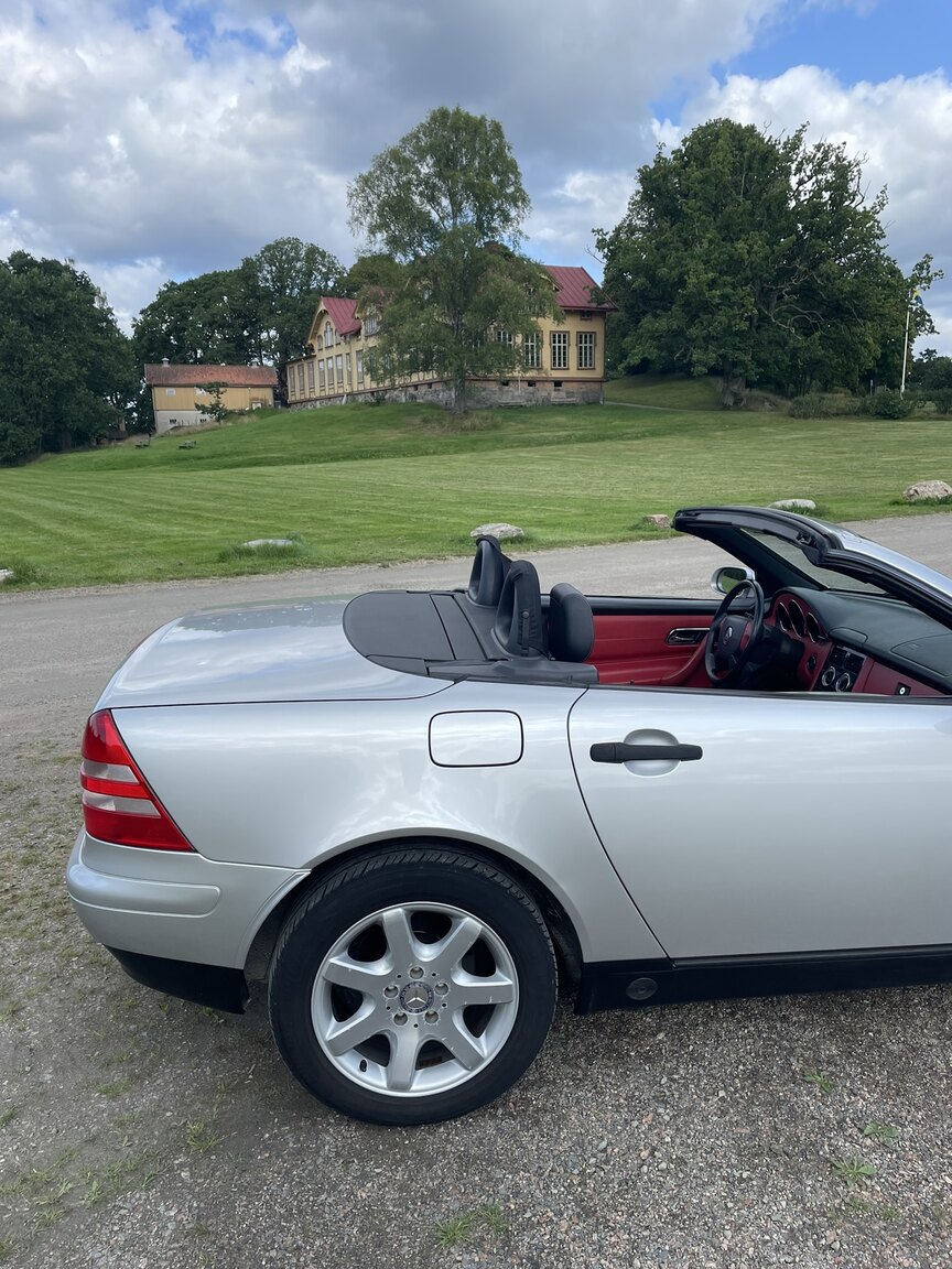 Exteriörbild på 1998 1998 MERCEDES BENZ SLK 230 