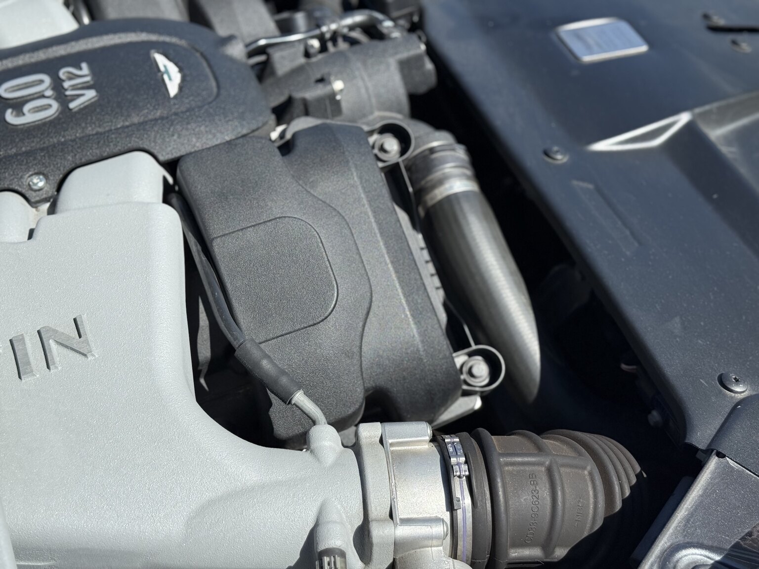 Image of 2015 Aston Martin DB9 Volante mechanics