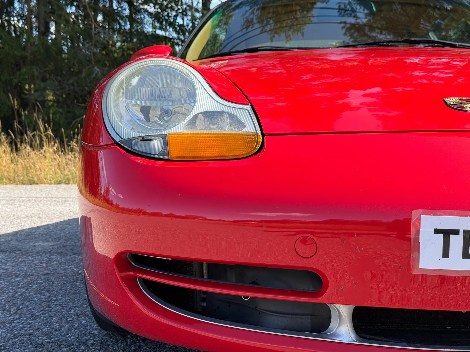 Exterior image of 1998 Porsche 911 Carrera (9)