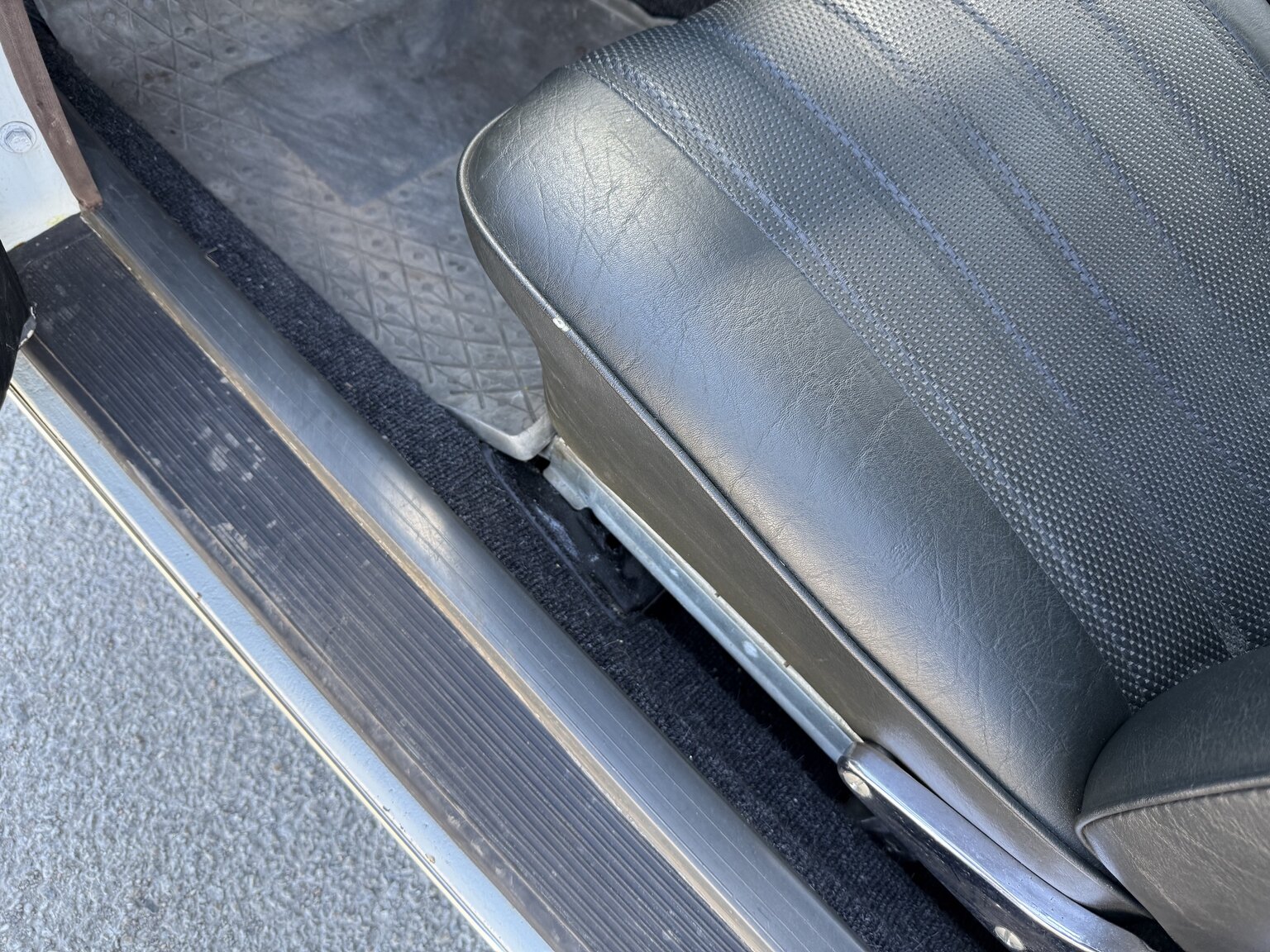 Interior image of 1967 Mercedes-Benz 230 Safari