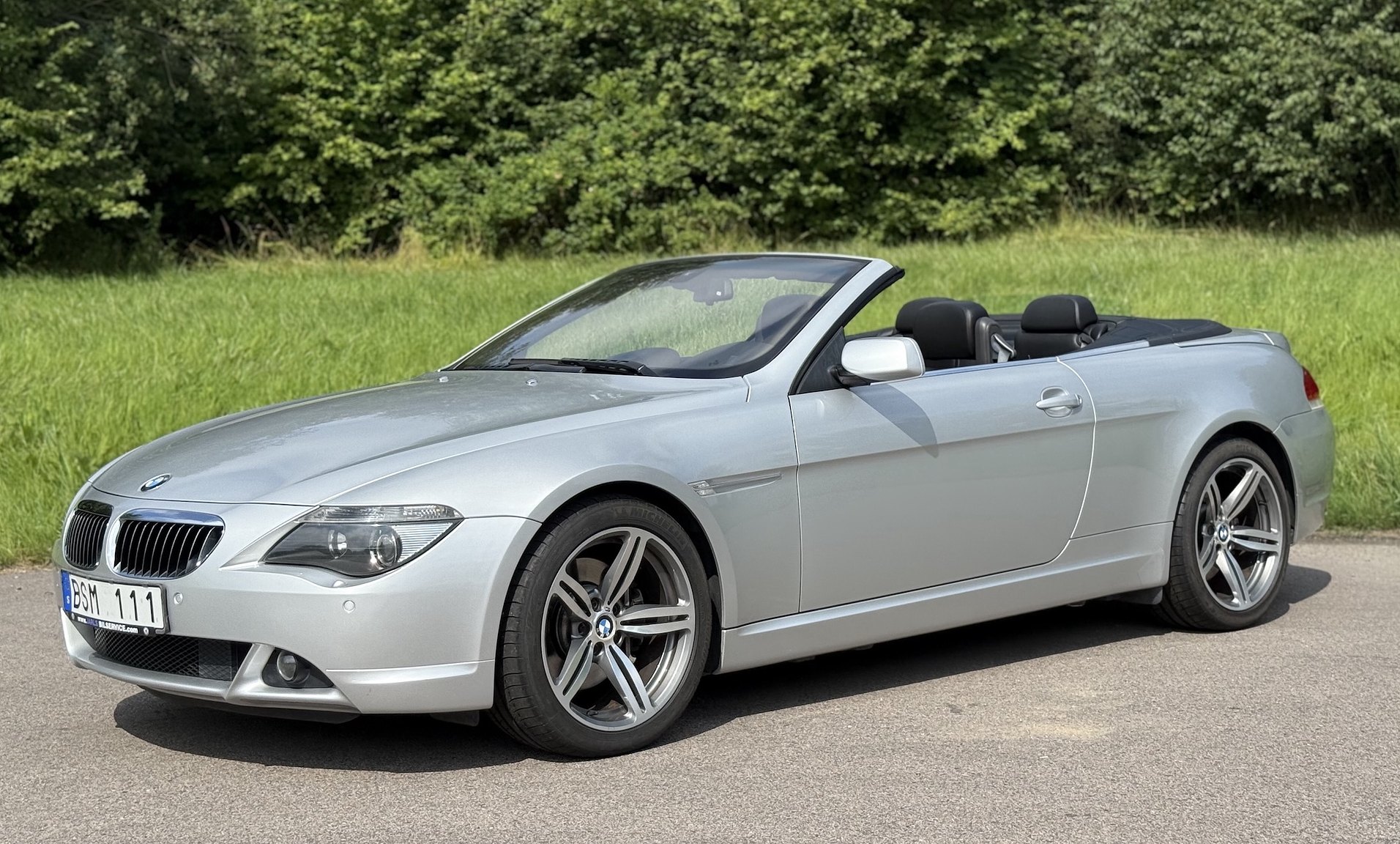 Exterior image of 2004 BMW 645Ci Convertible