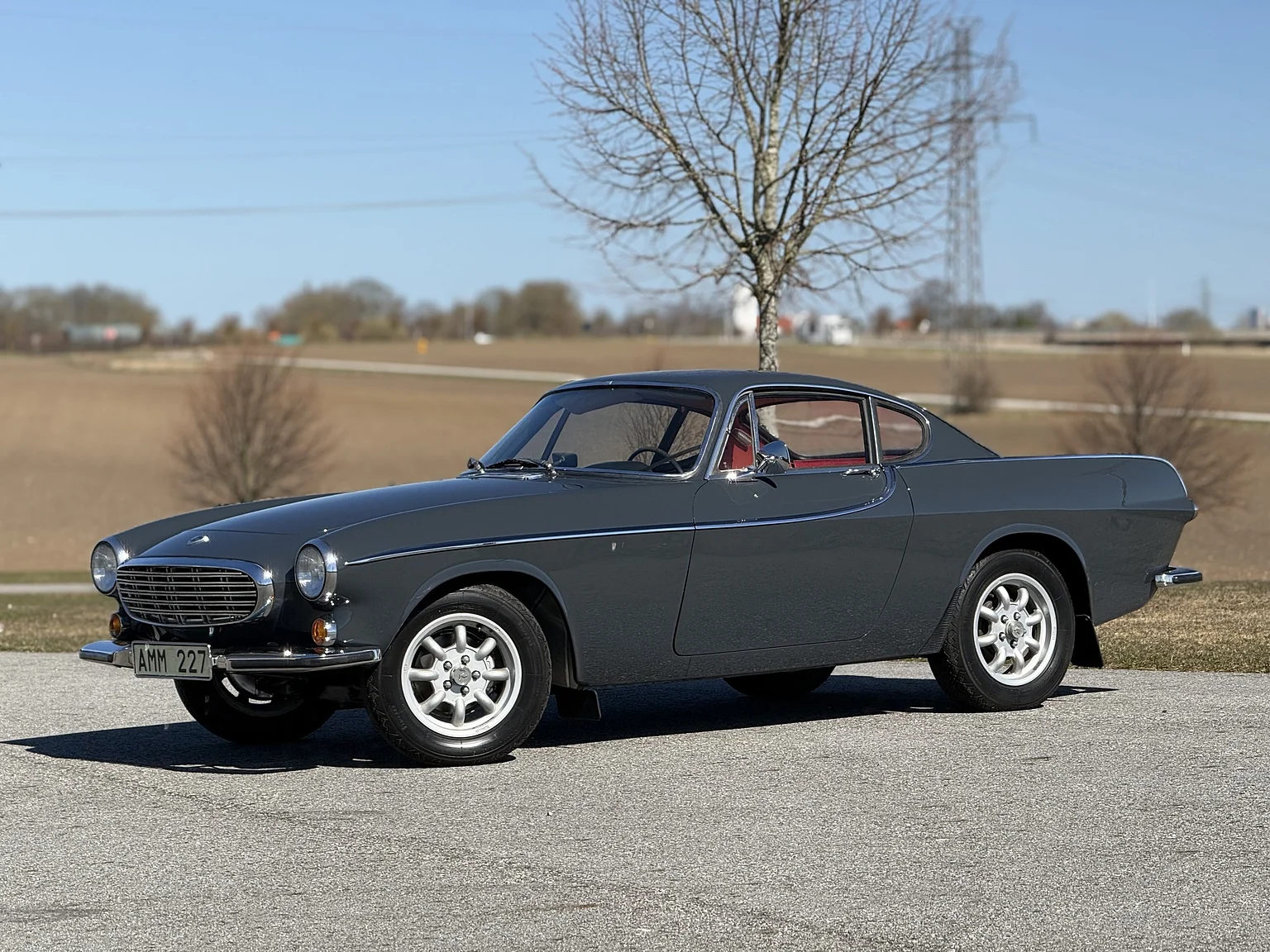 Exterior image of 1966 Volvo P 1800S (38)