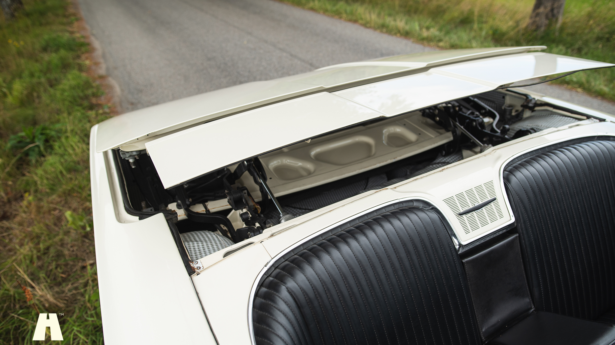 Image of 1965 Ford Thunderbird (58) mechanics