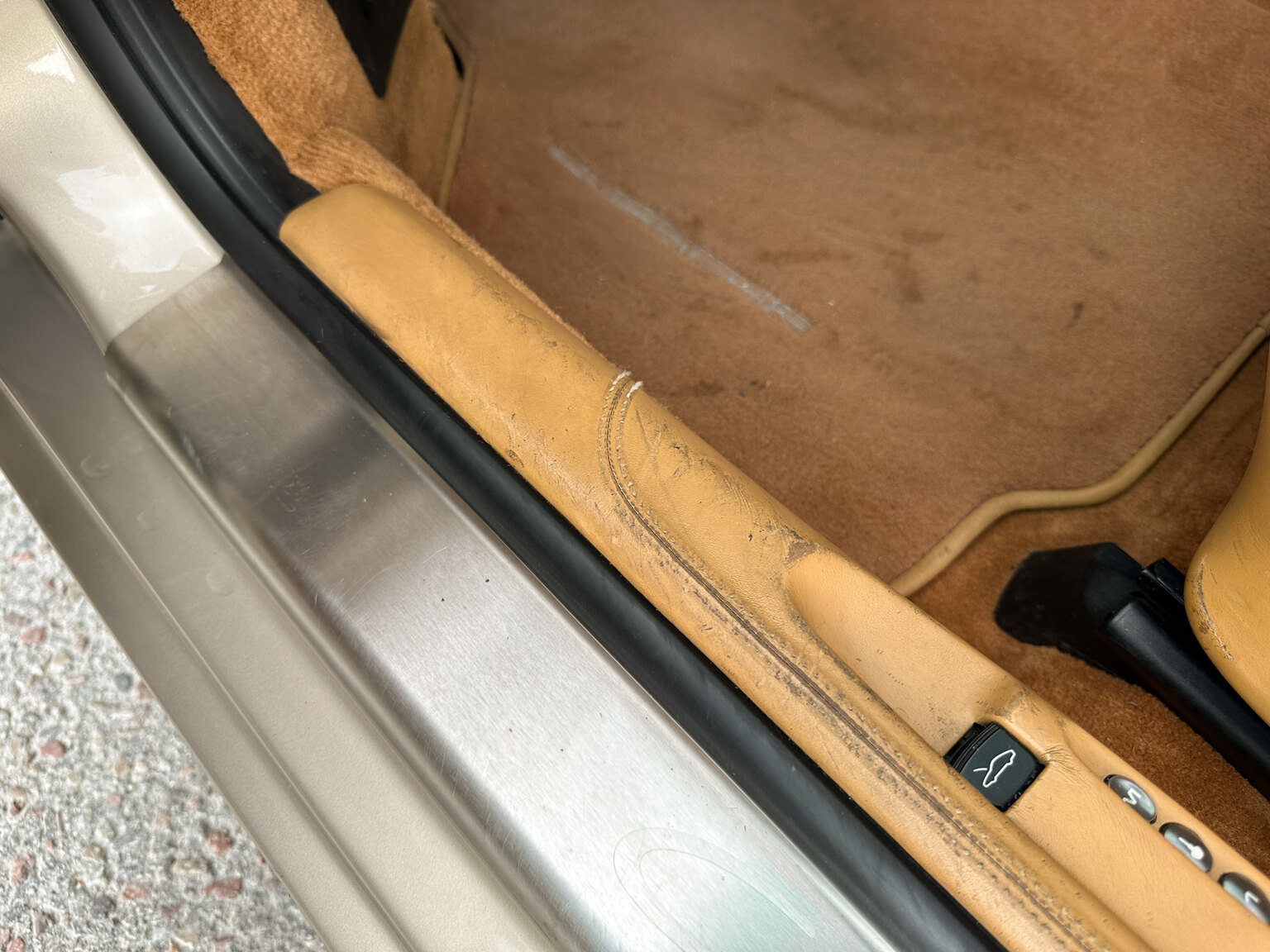 Interior image of 2004 Porsche 911 Carrera 4