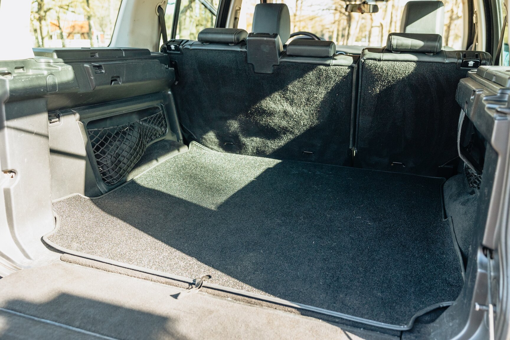 Interior image of 2015 Land Rover Discovery 3.0 TDV6