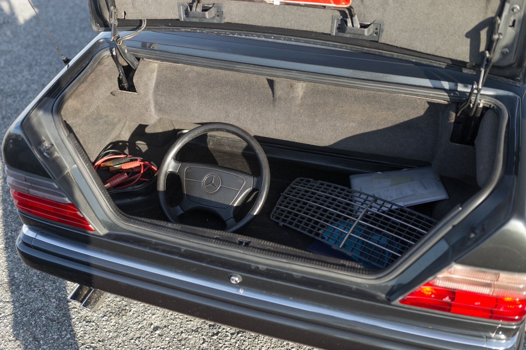 Innenraumfoto von 1993 Mercedes-Benz 300 CE-24 Cabriolet