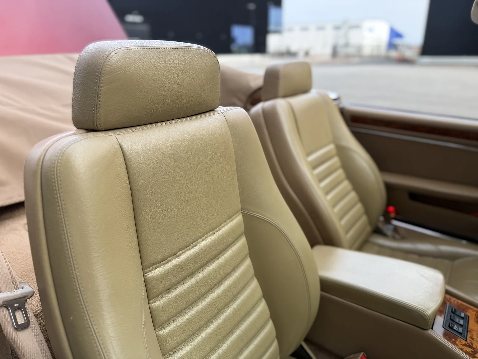 Interior image of 1993 Jaguar XjS Cabriolet (27)