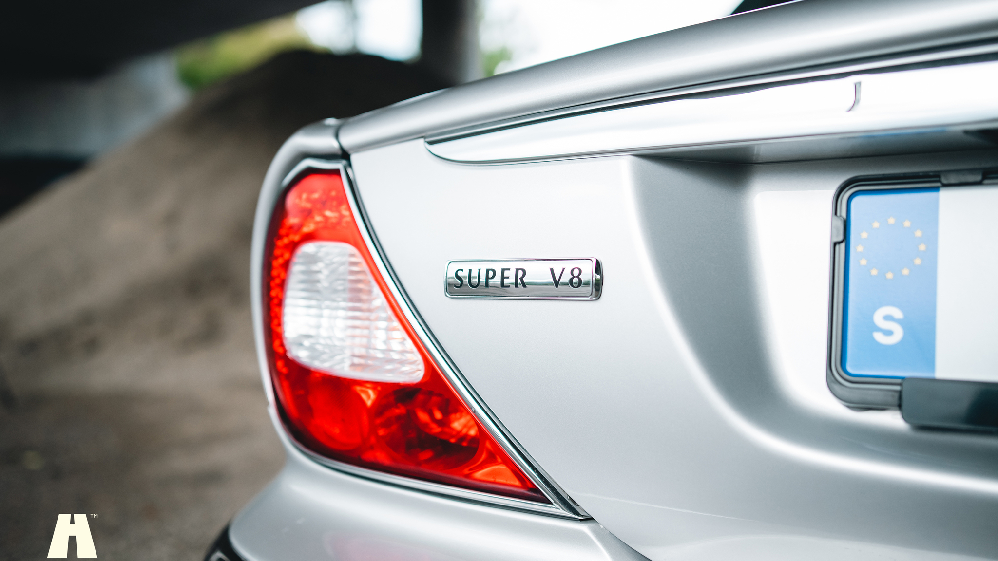 Exterior image of 2003 Jaguar XJ Super V8