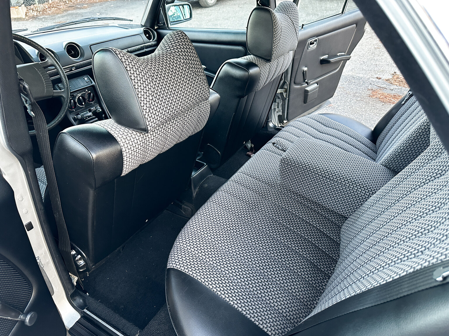 Interior image of 1978 Mercedes-Benz 250