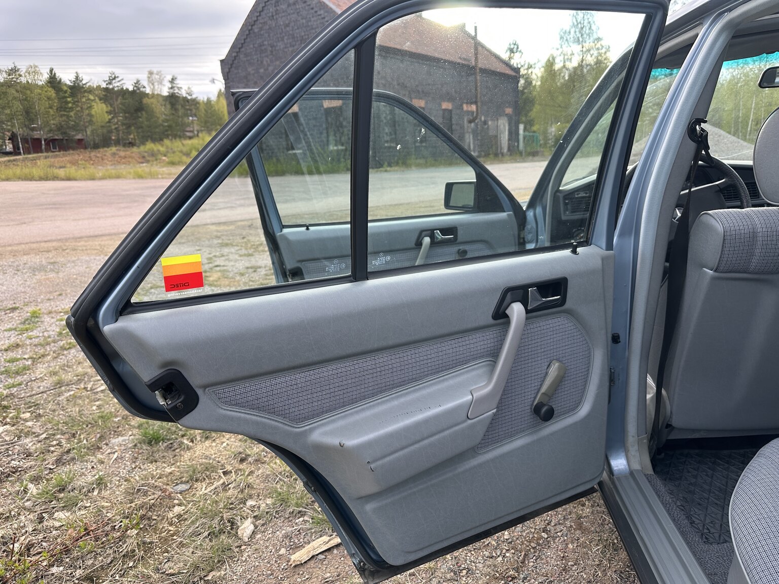 Interior image of 1988 Mercedes-Benz 190 E