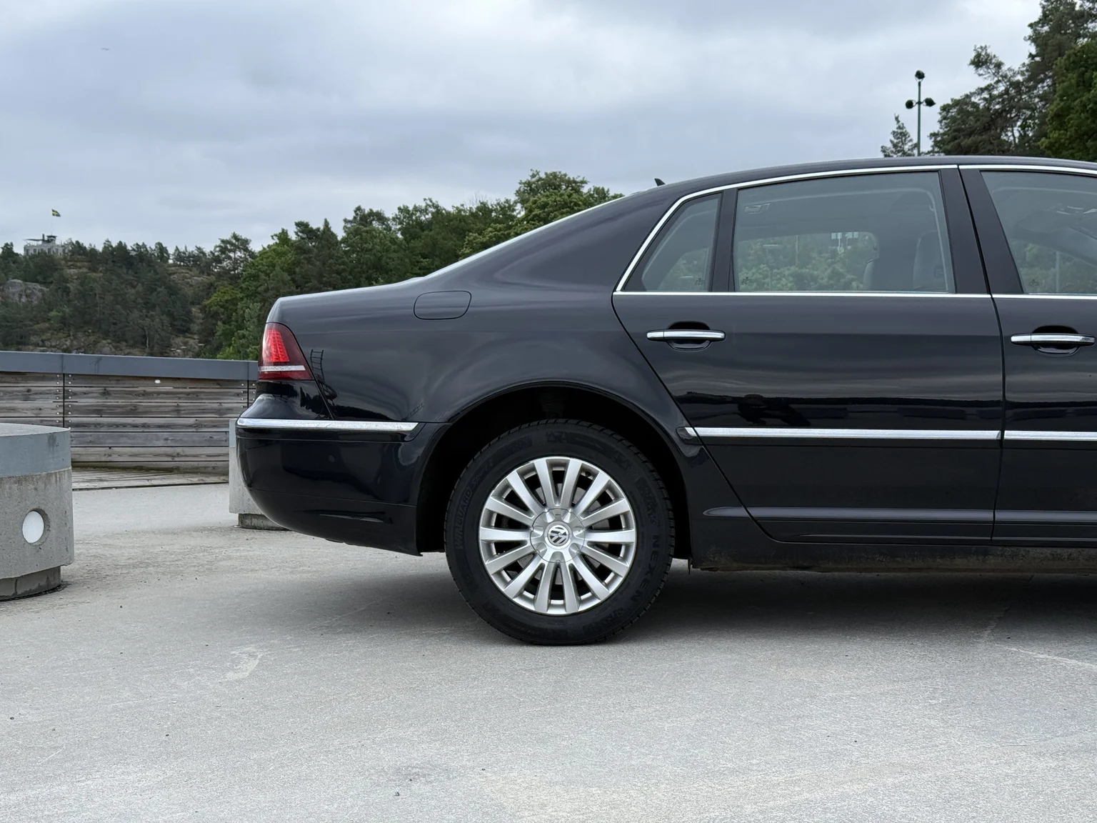 Aussenfoto 2013 Volkswagen Phaeton 3.0 TDI (13)
