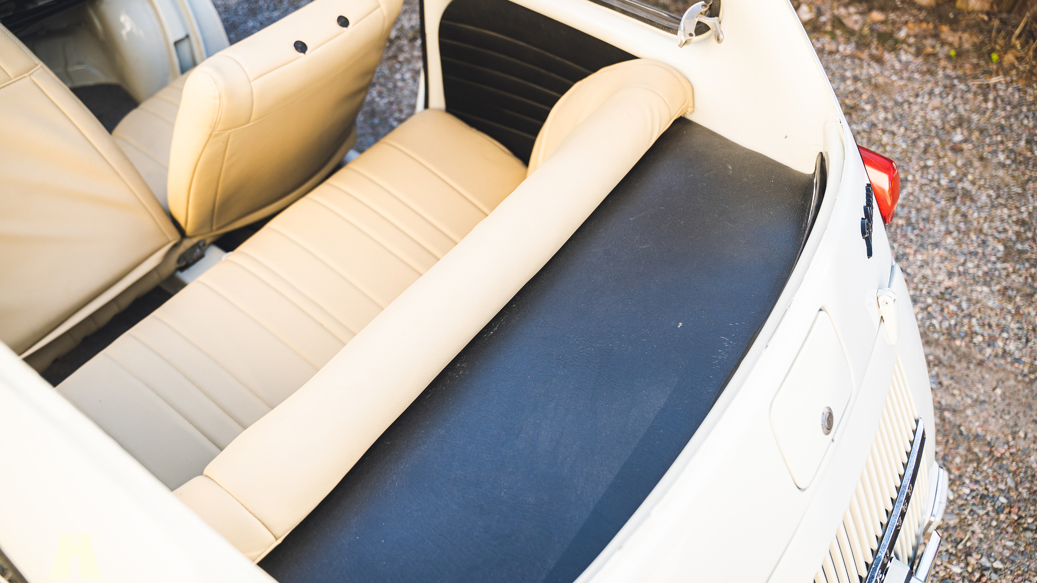 Innenraumfoto von 1968 Subaru 360 Deluxe (33)