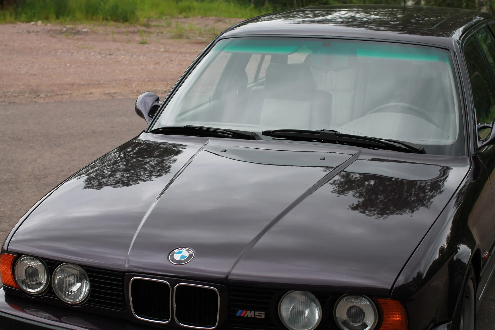 Exterior image of 1993 BMW M5 Touring 3.8 Manual (48)