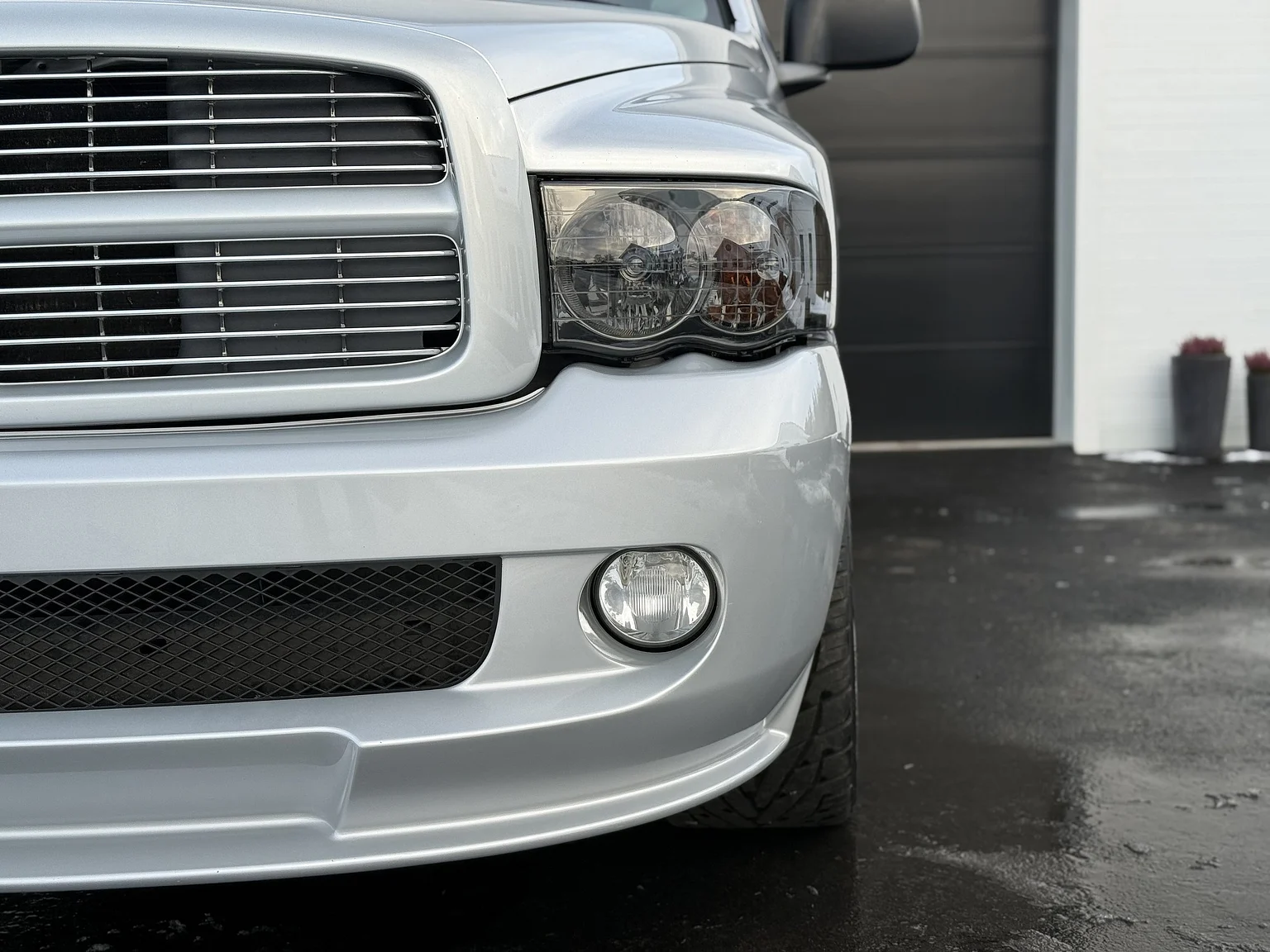 Exteriörbild på 2005 Dodge RAM SRT-10 Regular Cab Manual  (9)