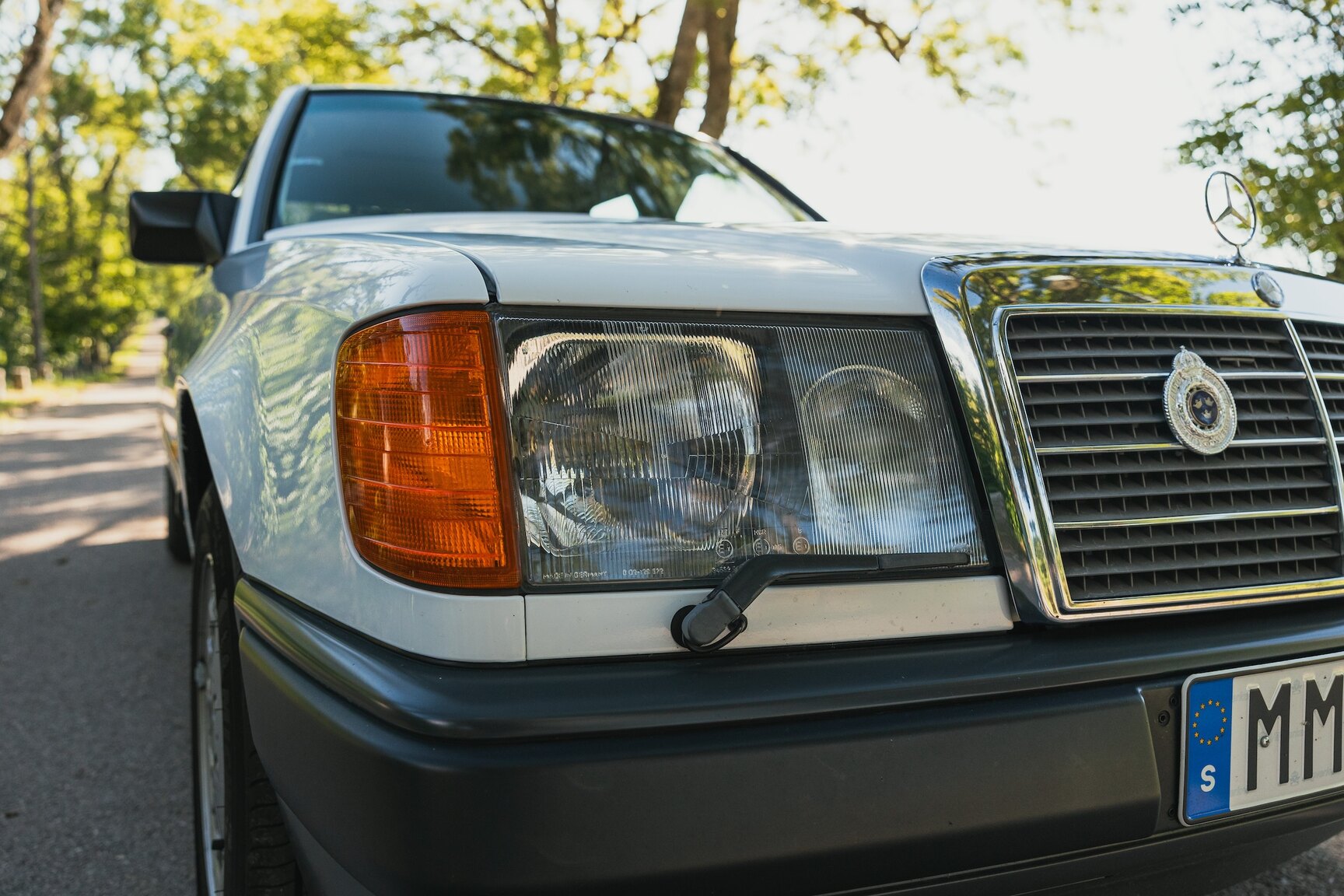 Exteriörbild på 1987 Mercedes-Benz 230E