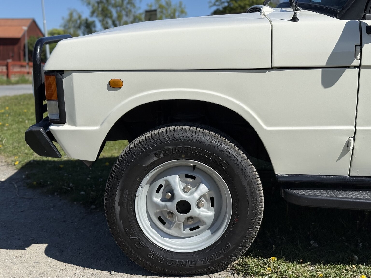 Exterior image of 1985 Land Rover Range Rover 3.5 V8