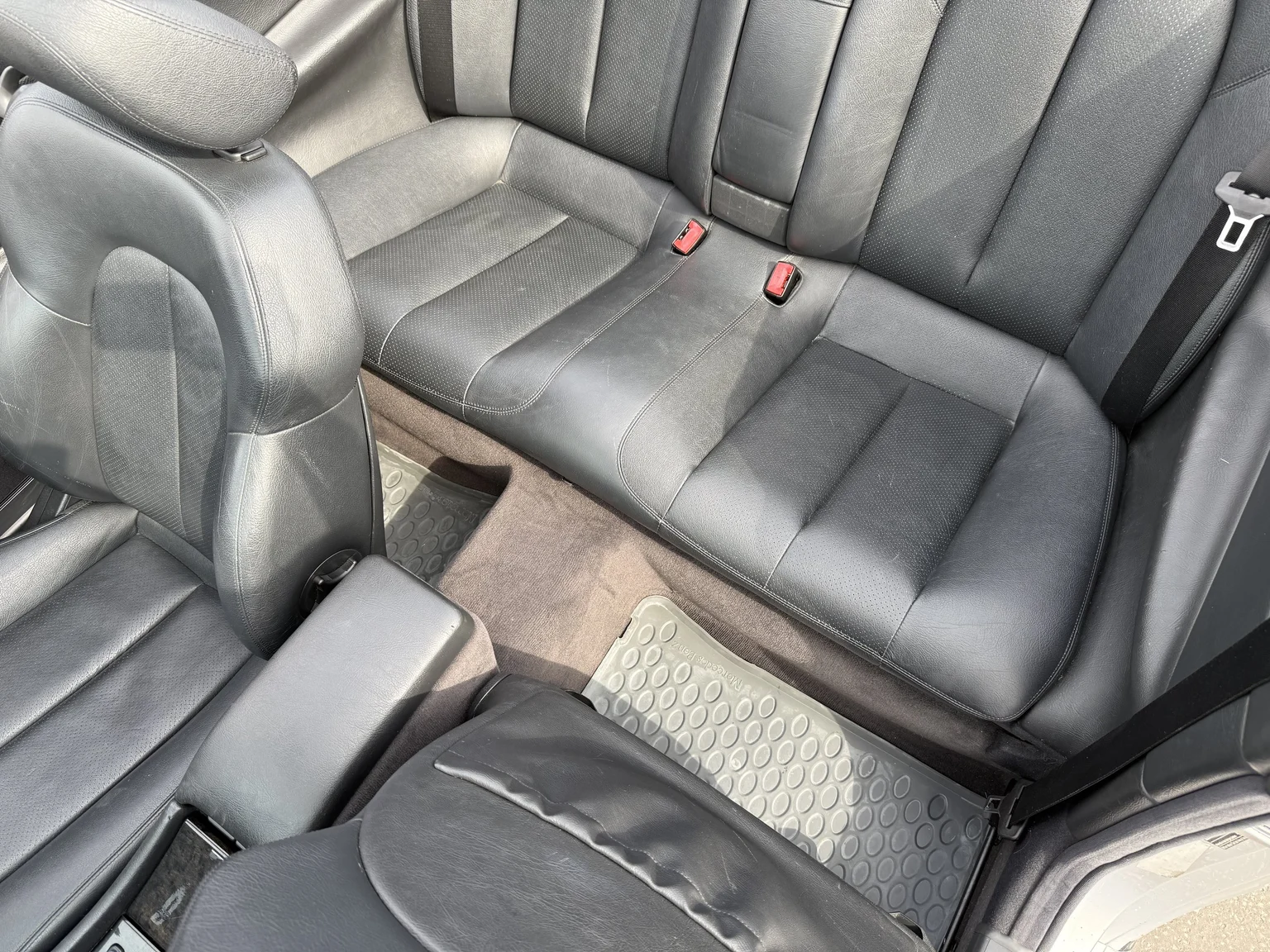 Innenraumfoto von 2001 MERCEDES-BENZ CLK 230 Kompressor Cabriolet (27)