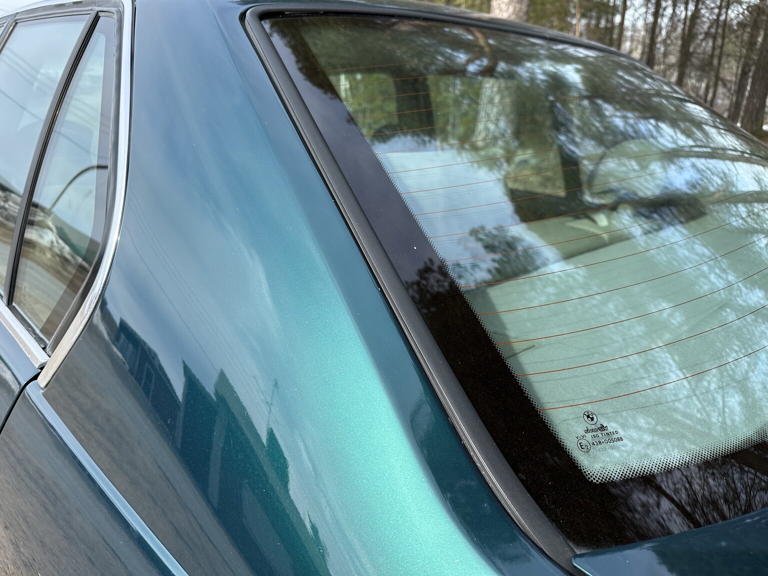 Exterior image of 1992 BMW 740iA (24)