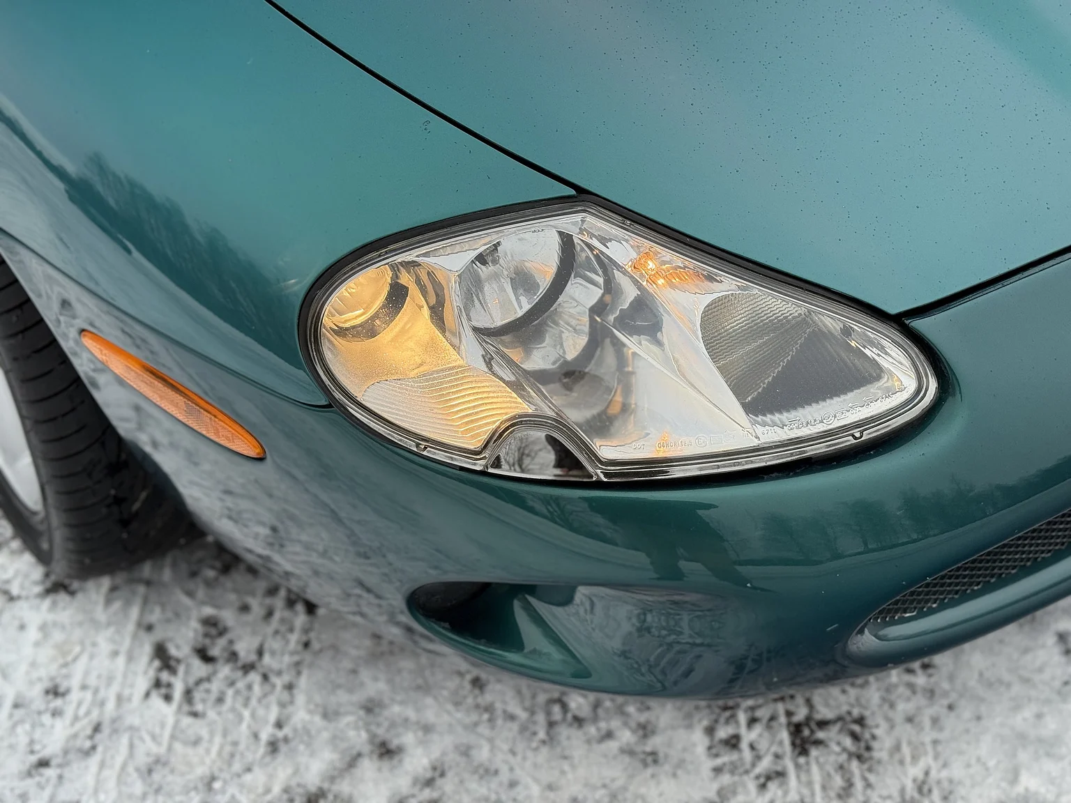Exteriörbild på 1997 Jaguar XK8 (22)