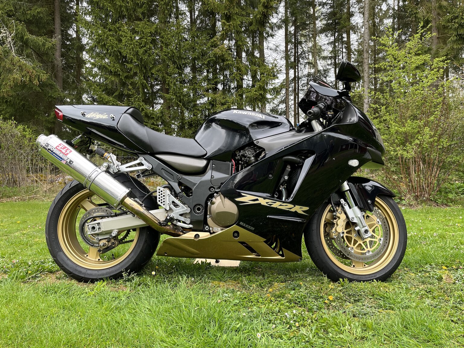 Exteriörbild på 2002 Kawasaki Ninja ZX-12R