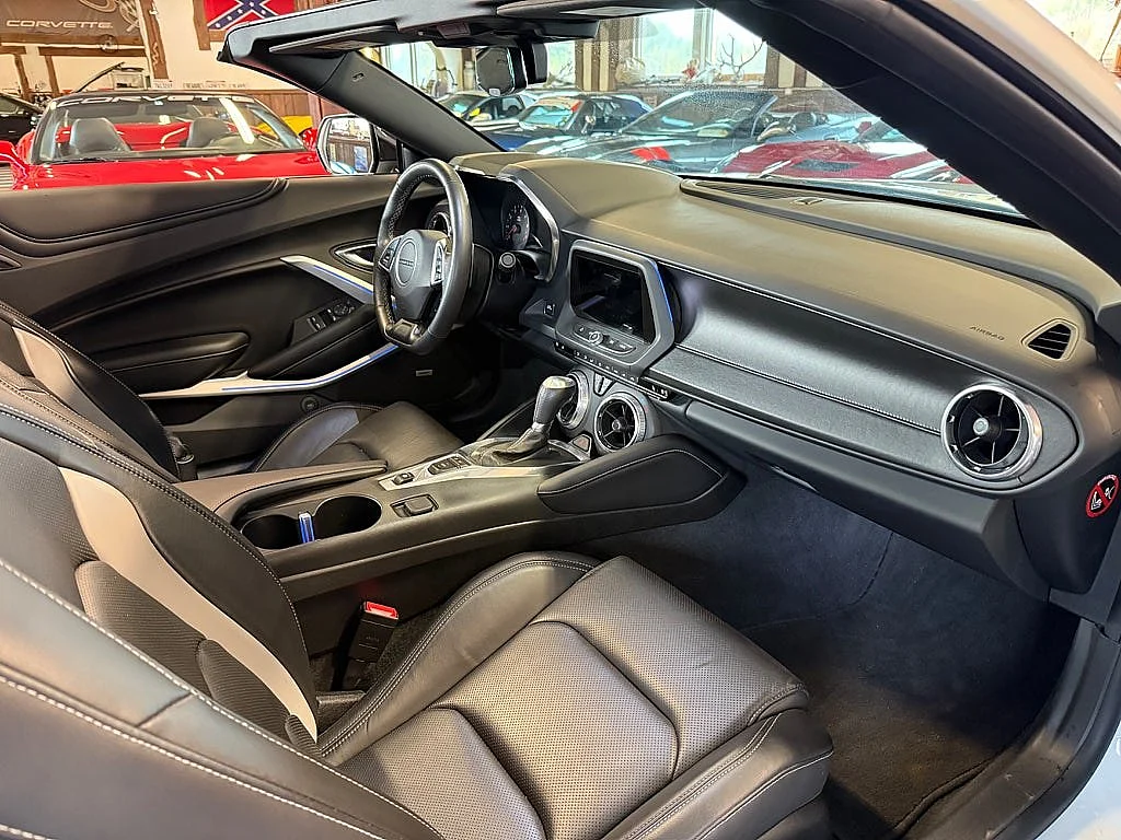 Bild von 2018 Chevrolet Camaro (23)