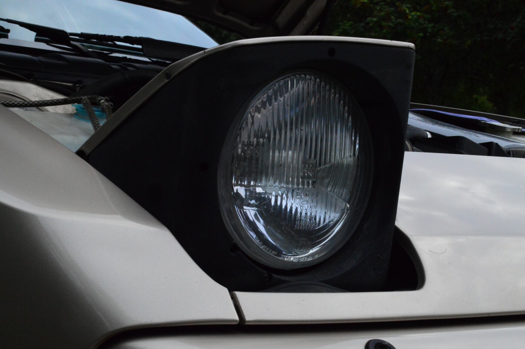 Exterior image of 1986 Porsche 944 Coupé