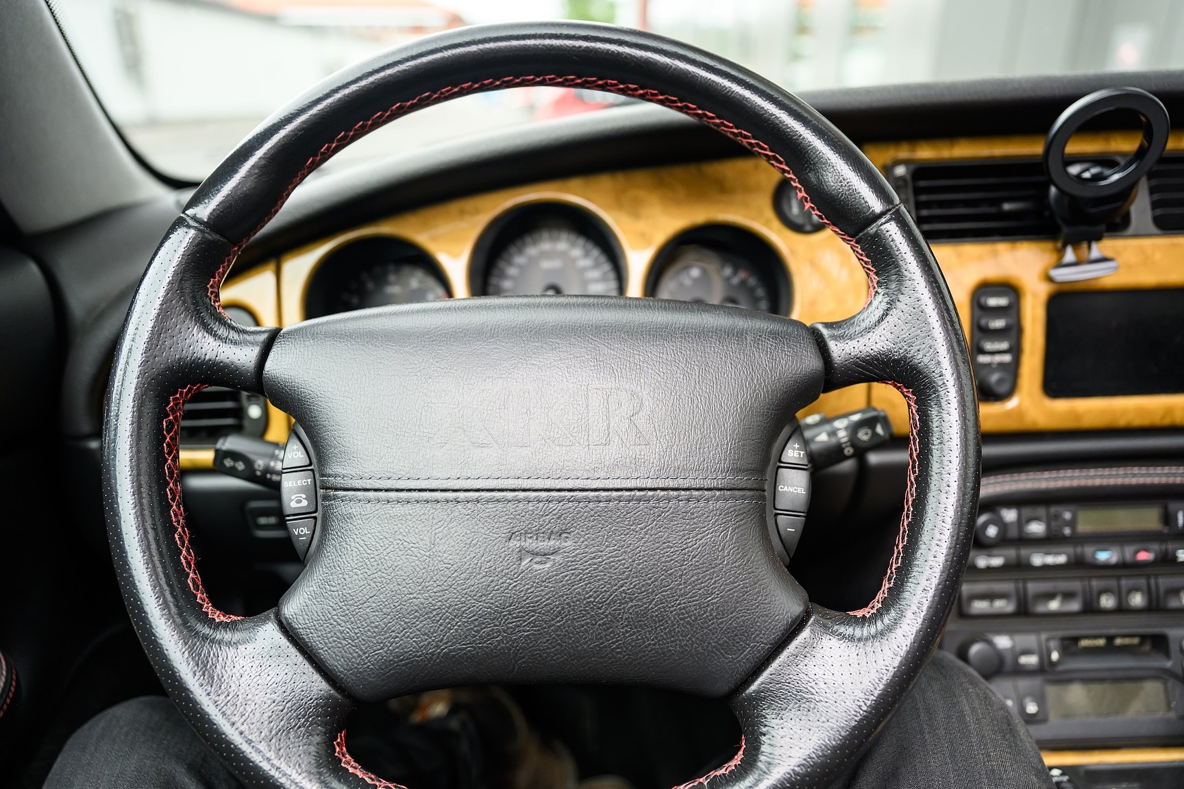 Interior image of 2001 Jaguar XKR Silverstone