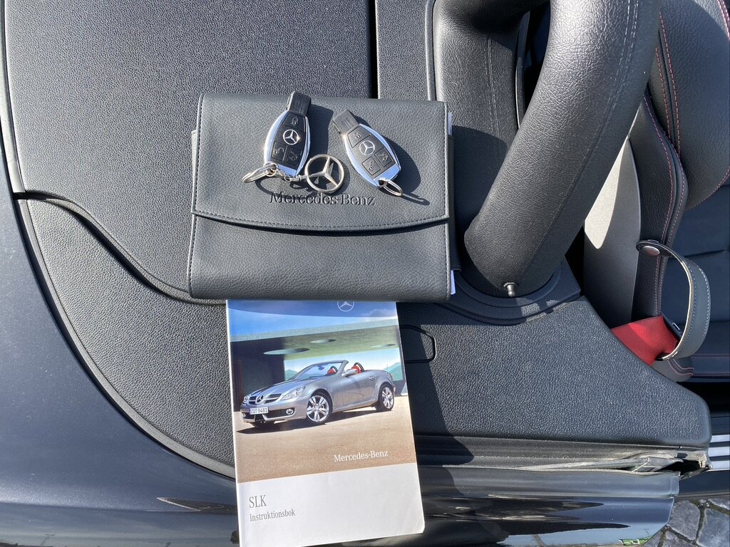 Documentation for 2010 Mercedes-Benz SLK 200 Kompressor (1)