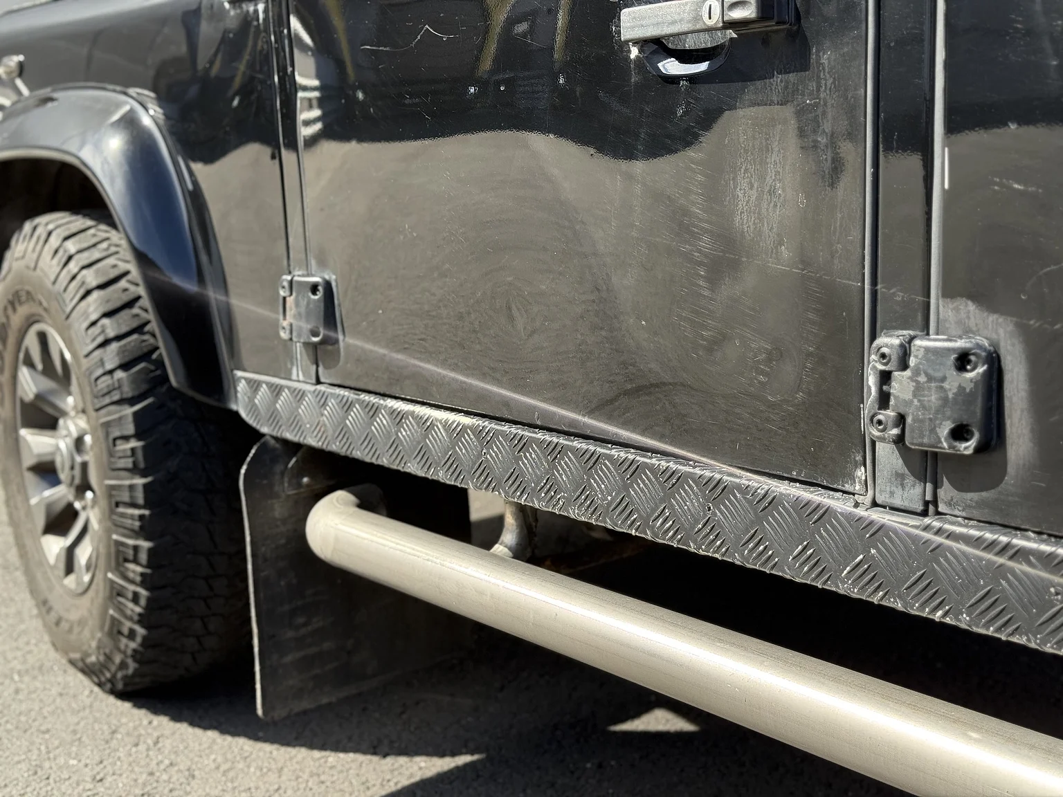 Aussenfoto 2000 Land Rover Defender 110 Tomb Raider (72)