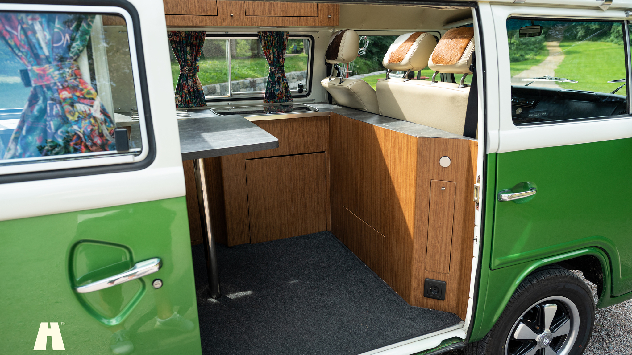 Interior image of 1998 Volkswagen T2 Camper