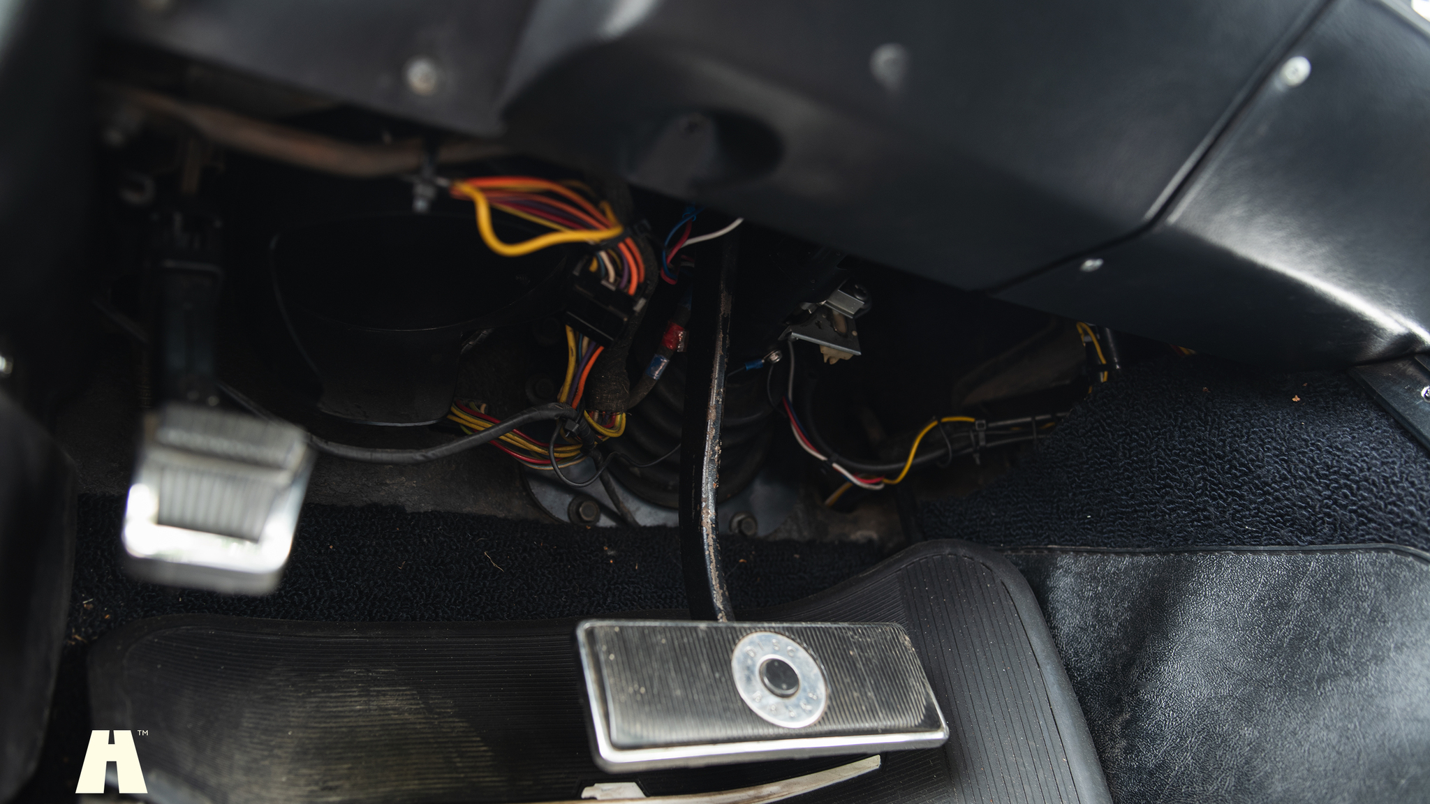 Interior image of 1965 Ford Thunderbird (35)