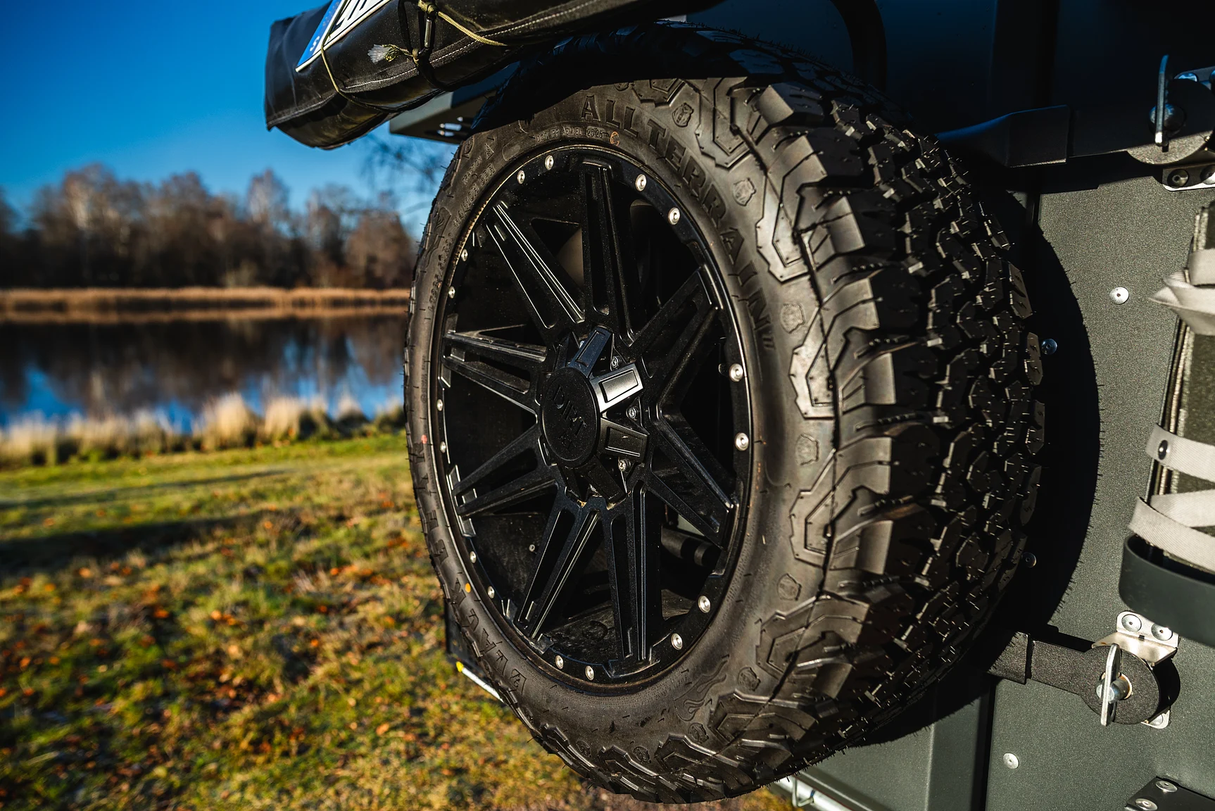 Exterior image of 2020 Northea Camper Expedition Volkswagen Amarok (95)